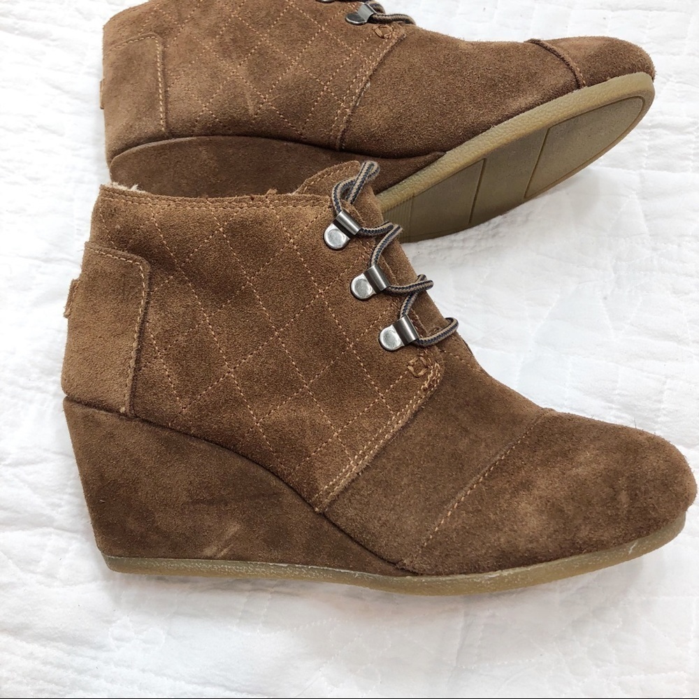 🔥 Tom’s Kala brown suede wedge booties sz6.5